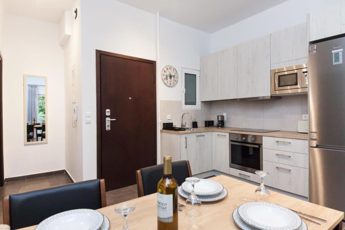 Elegant Urban Escape 1 Bd Apt In Kolonaki Apartment Атина Екстериор снимка
