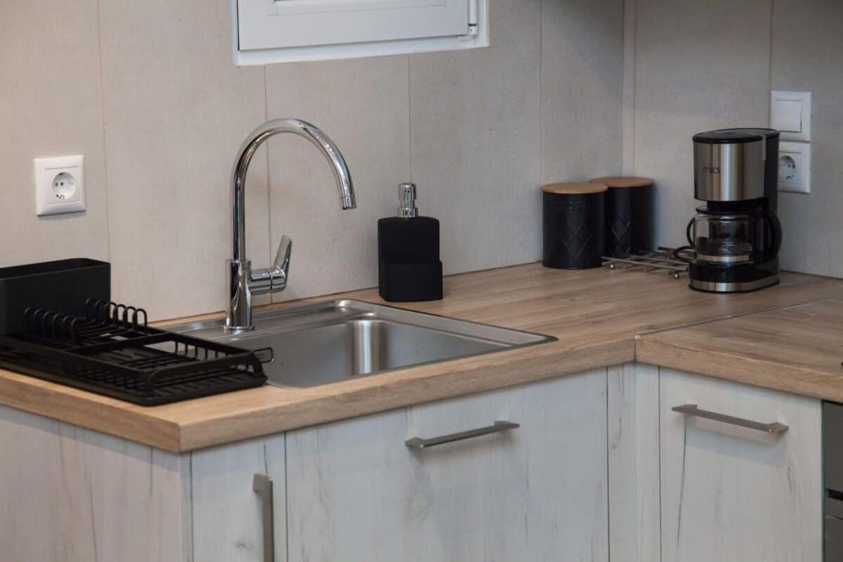 Elegant Urban Escape 1 Bd Apt In Kolonaki Apartment Атина Екстериор снимка