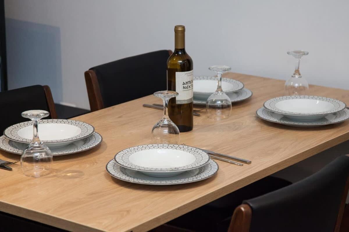 Elegant Urban Escape 1 Bd Apt In Kolonaki Apartment Атина Екстериор снимка