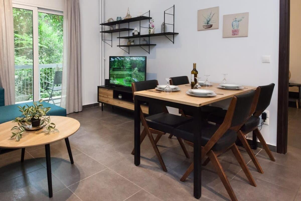 Elegant Urban Escape 1 Bd Apt In Kolonaki Apartment Атина Екстериор снимка
