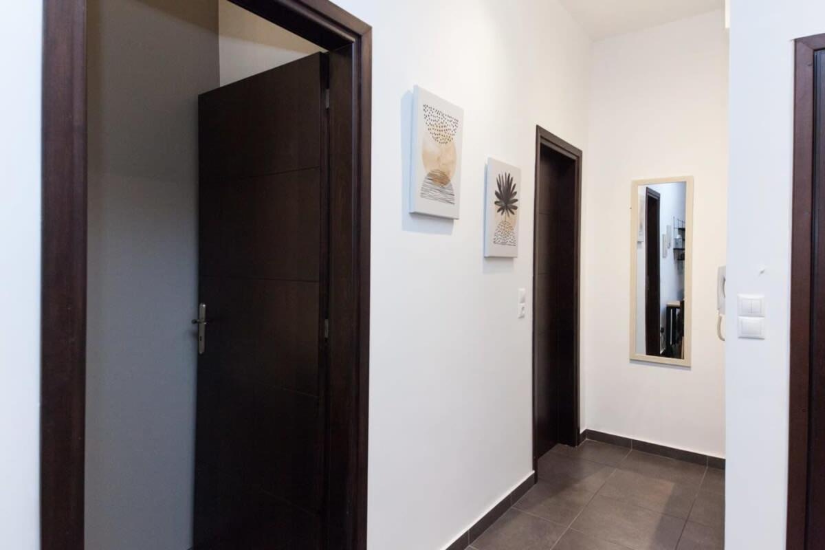 Elegant Urban Escape 1 Bd Apt In Kolonaki Apartment Атина Екстериор снимка