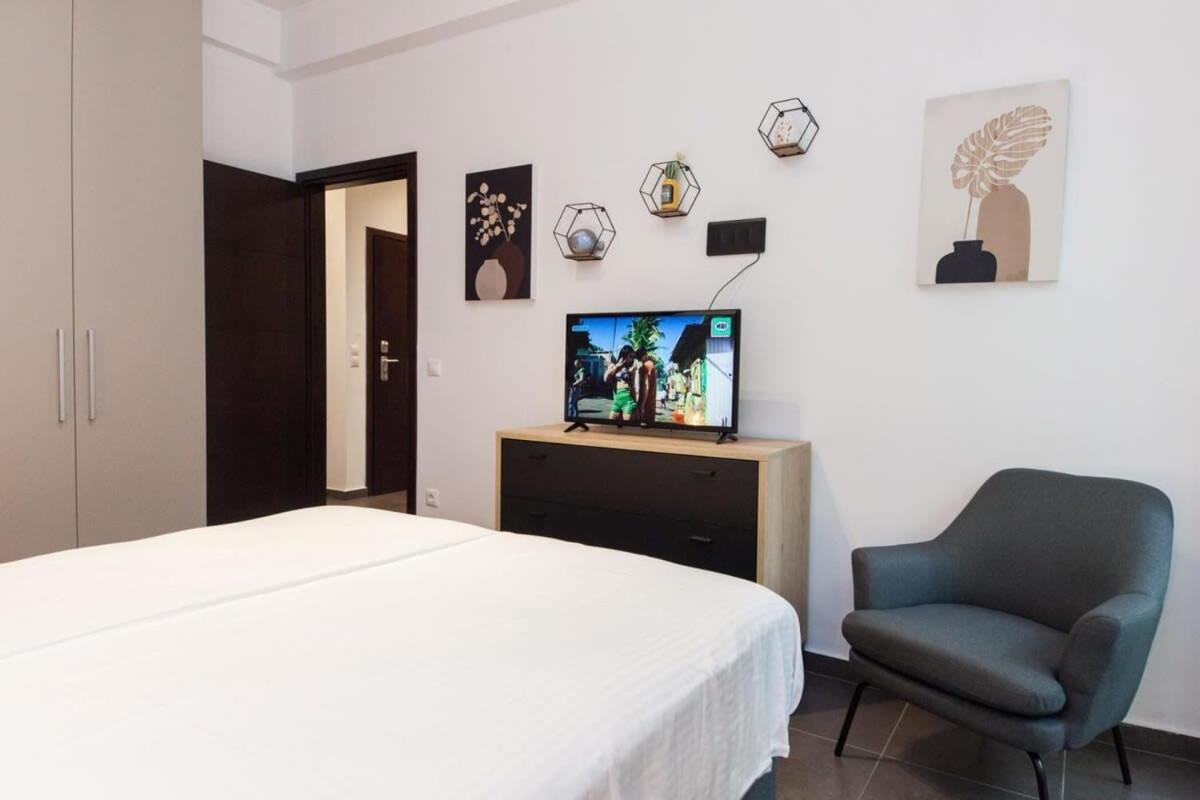 Elegant Urban Escape 1 Bd Apt In Kolonaki Apartment Атина Екстериор снимка